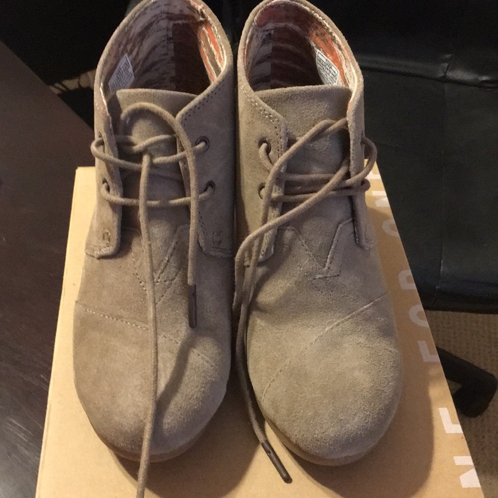 Toms Desert Wedge booties